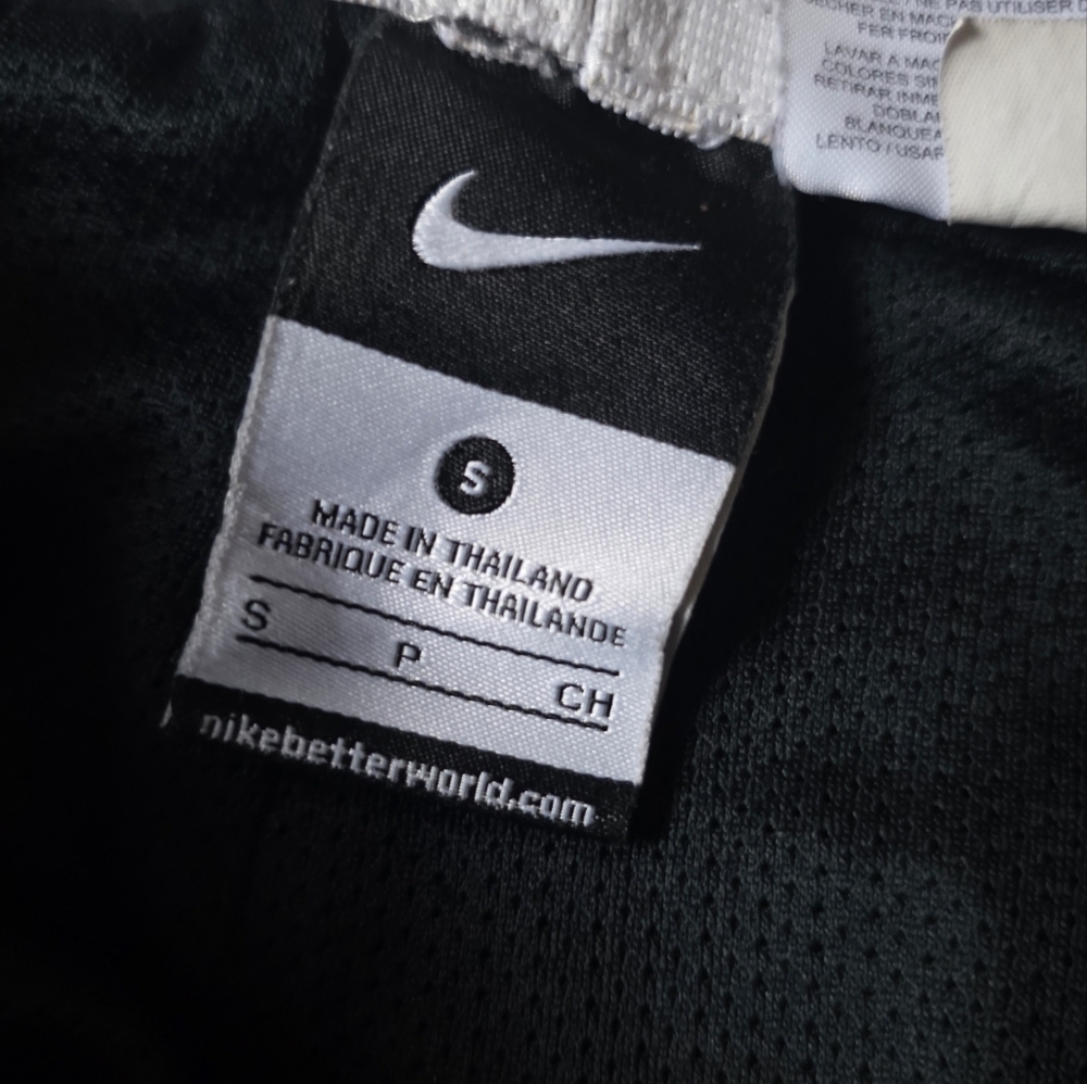 Nike Women's Black Athletic Shorts - Picture 3 of 4